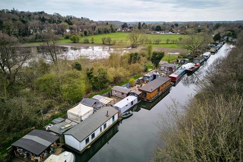 Moor Lane, Rickmansworth 1 bed houseboat for sale