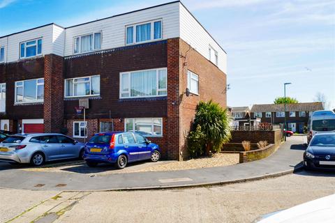 Timberleys, Littlehampton BN17 5 bed townhouse for sale