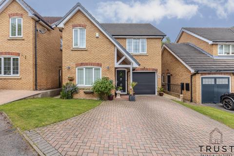 Birstall, Batley WF17 4 bed detached house for sale