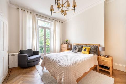 Lansdowne Road, Notting Hill, London... 1 bed flat for sale