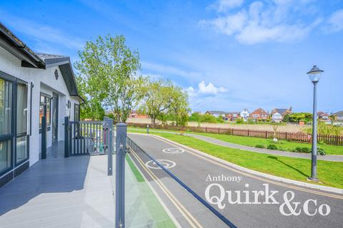 Bayside, canvey island, SS8 2 bed park home for sale