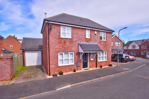 Lunns Gardens Evesham 3 bed detached house for sale