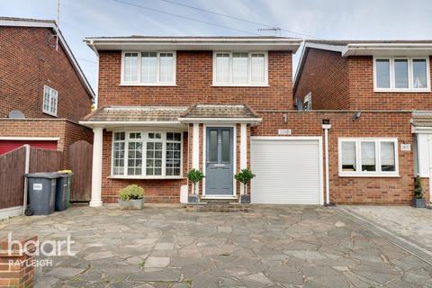 4 bedroom link detached house for sale