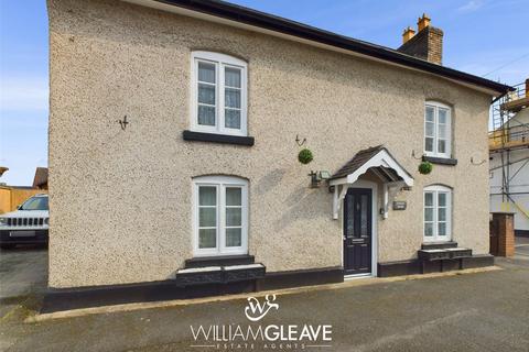 High Street, Mold CH7 3 bed detached house for sale