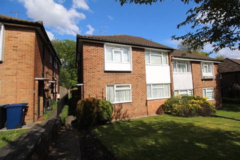 Vernon Crescent, East Barnet EN4 2 bed maisonette for sale