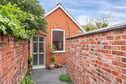 West Street, Bourne, PE10 3 bed detached bungalow for sale