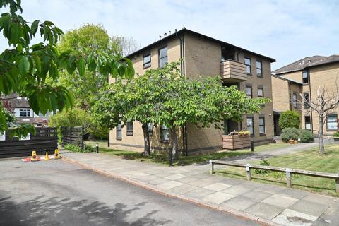 Field Lane, Teddington TW11 1 bed retirement property for sale