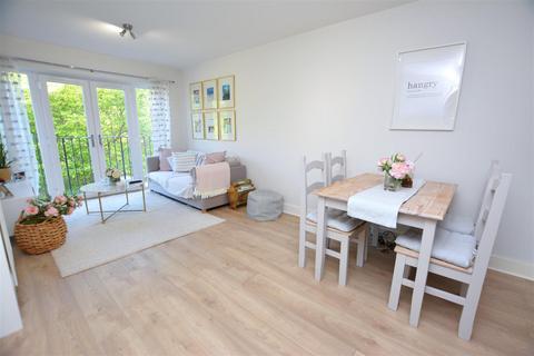 Devonshire Road, Colliers Wood SW19 1 bed apartment for sale