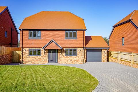 Bradshaw Close, Winchelsea Road... 5 bed detached house for sale