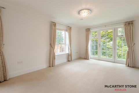 The Cloisters, High Street, Great... 2 bed apartment for sale