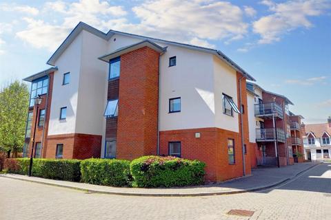Winchester 2 bed flat for sale