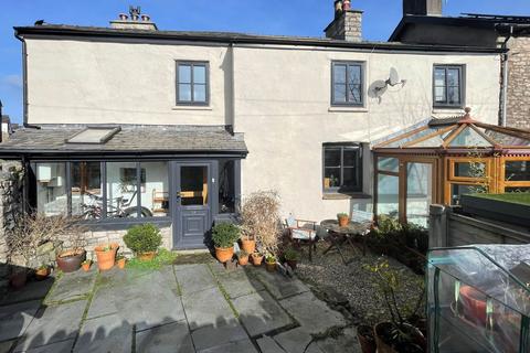 12 Back Lane, Kendal 3 bed cottage for sale