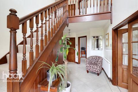 Sutton Road, Eyeworth 4 bed detached house for sale