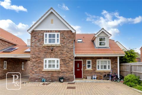 3 bedroom link detached house for sale