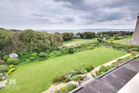 Carlinford, 26 Boscombe Cliff Road... 2 bed apartment for sale