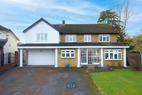 Ripley View, Loughton IG10 4 bed detached house for sale