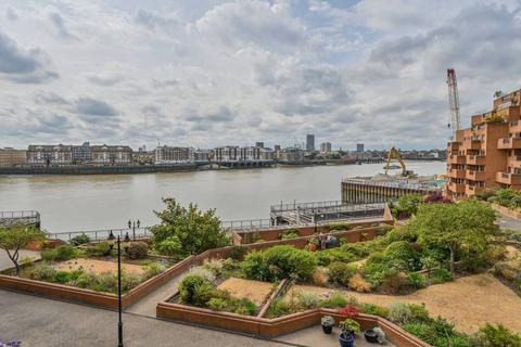 Free Trade Wharf, Wapping, London, E1W 2 bed flat for sale