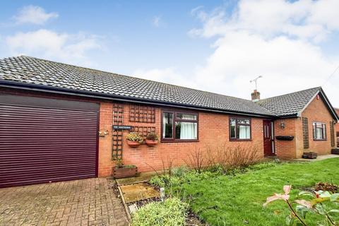 Low Road, Grayingham, Gainsborough 3 bed detached bungalow for sale