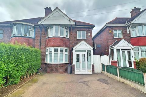 Worcester Lane, Four Oaks, Sutton... 3 bed semi