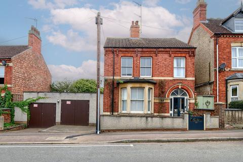 Park Road, Wellingborough NN8 4 bed detached house for sale