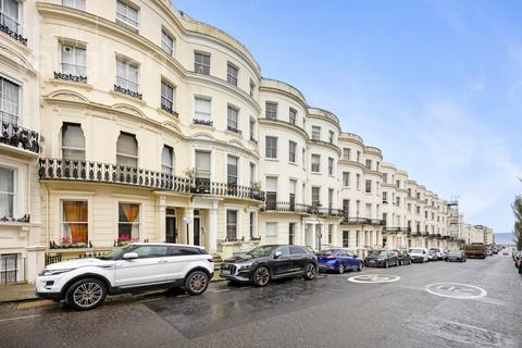 Lansdowne Place, Hove, BN3 2 bed flat for sale