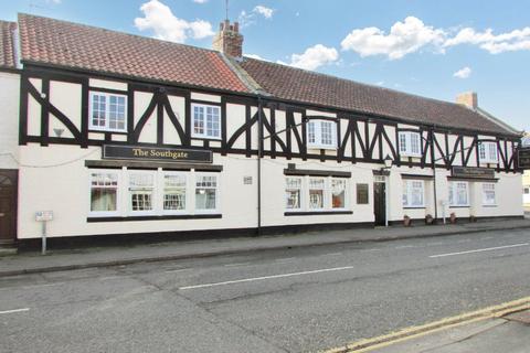 The Southgate Bed & Breakfast, Filey... 9 bed house for sale