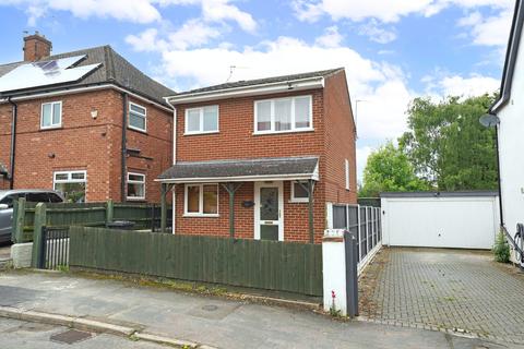 2 bedroom detached house for sale