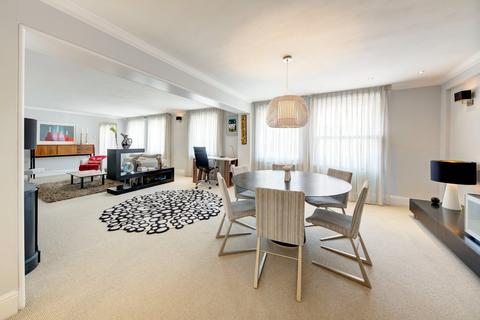 Clarges Street, Mayfair, London, W1J 3 bed apartment for sale