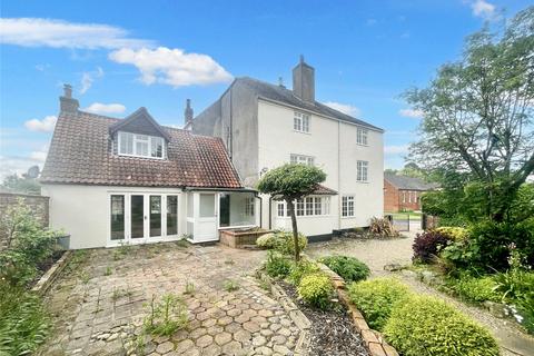 6 bedroom detached house for sale