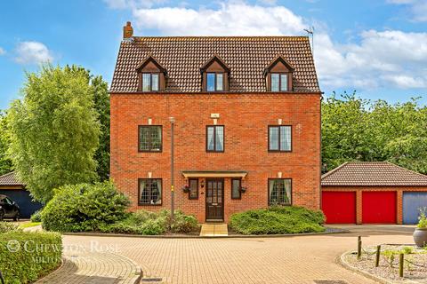 Darby Close, Shenley Lodge 5 bed detached house for sale