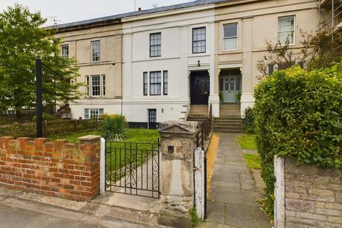 6 bedroom terraced house for sale