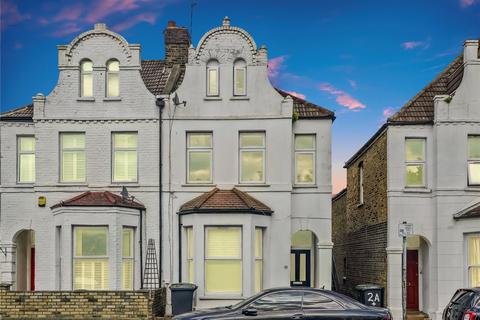 Buckingham Road, London, N22 3 bed apartment for sale