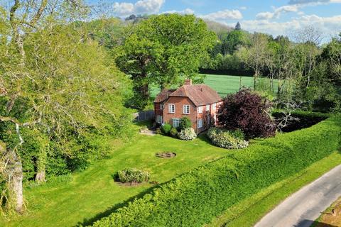 Hook House Lane, Godalming GU8 4 bed detached house for sale