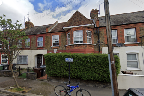 Kettlebaston Road, London 2 bed flat for sale