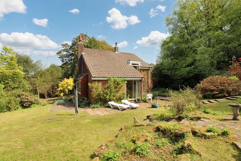 Glenmore Road East, East Sussex TN6 3 bed detached house for sale