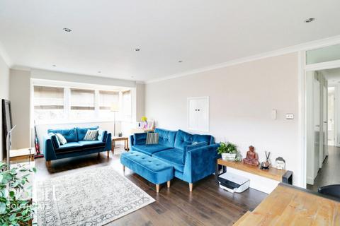 Grovebury Court, London 2 bed apartment for sale