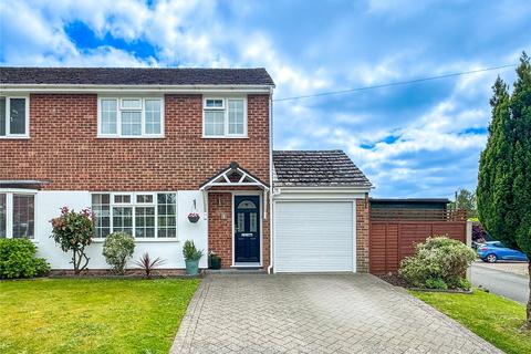 Shearsbrook Close, Bransgore... 3 bed semi