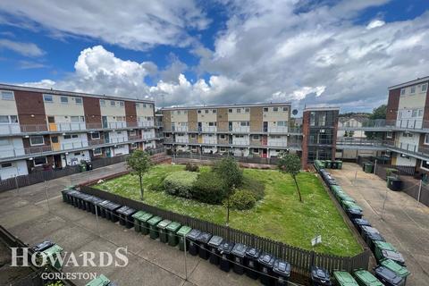 Da Volls Court, Gorleston 2 bed maisonette for sale