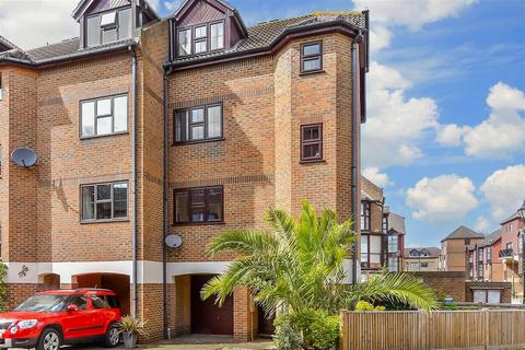 Esplanade, Esplanade, Rochester, Kent 3 bed townhouse for sale