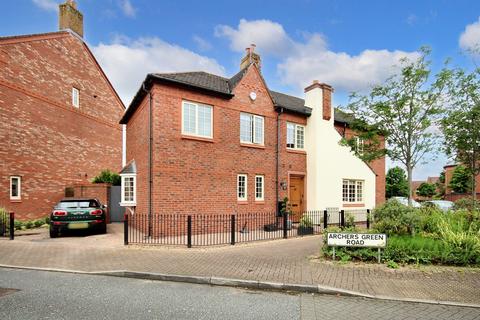 Butts Green, Westbrook, WA5 4 bed link detached house for sale