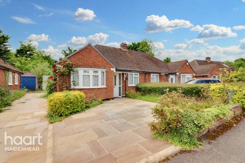 2 bedroom semi-detached bungalow for sale