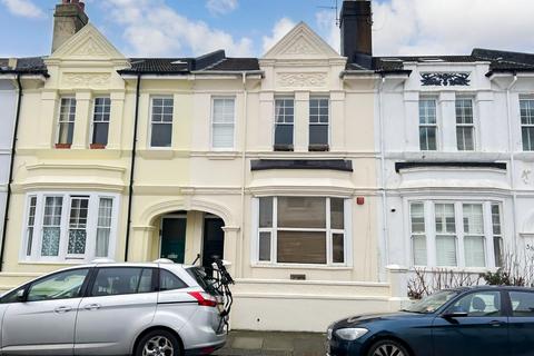 Stirling Place, Hove, East Sussex 2 bed maisonette for sale