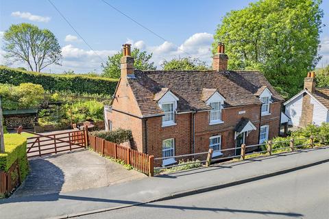 Roydon Road, Stanstead Abbotts 3 bed semi