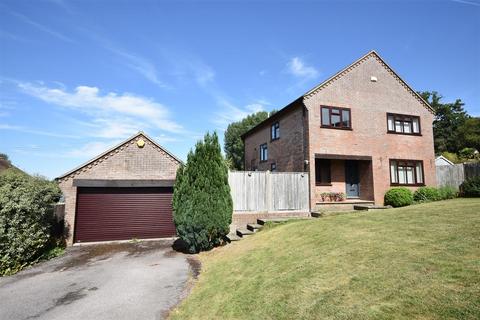 Vyne Meadow, Basingstoke RG24 4 bed detached house for sale