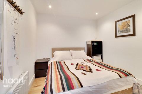 Station Road, HAYES 1 bed apartment for sale