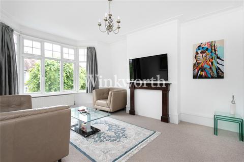 Caversham Avenue, London, N13 2 bed apartment for sale