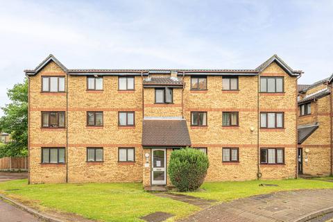 Cornmow Drive, Dollis Hill, London, NW10 2 bed flat for sale