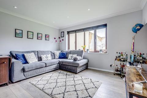 Queens Avenue, Leigh