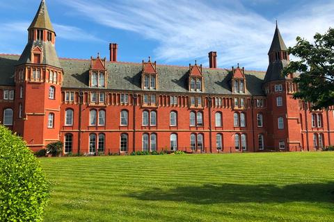 Marine Gate Mansions, Southport PR9 2 bed apartment for sale