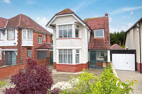 Henley Drive, Southport PR9 3 bed detached house for sale